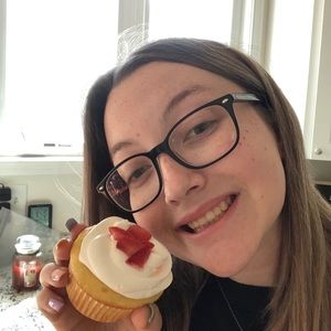 Meet your Posher, Leah